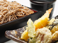 秋野菜の天盛りとせいろそば
